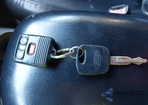 2003 Ford Escape Limited из США, поврежденный, VIN 1FMCU04183KA03950